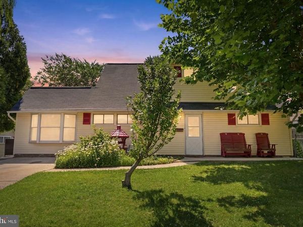 407 HOLLY DRIVE , LEVITTOWN, PA 19055