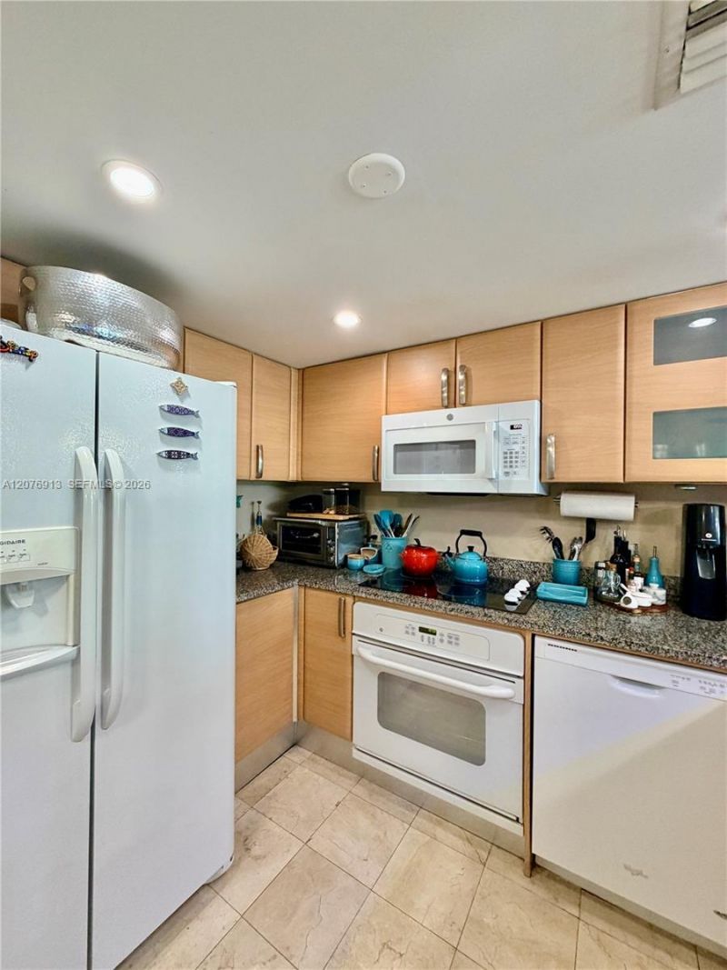 2101 Brickell Ave , Unit 1805, Miami, FL 33129 Photo
