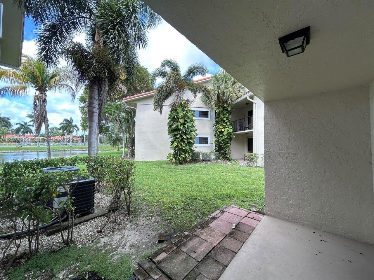 1525 Lake Crystal Dr, Unit D, West Palm Beach, FL 33411 Photo