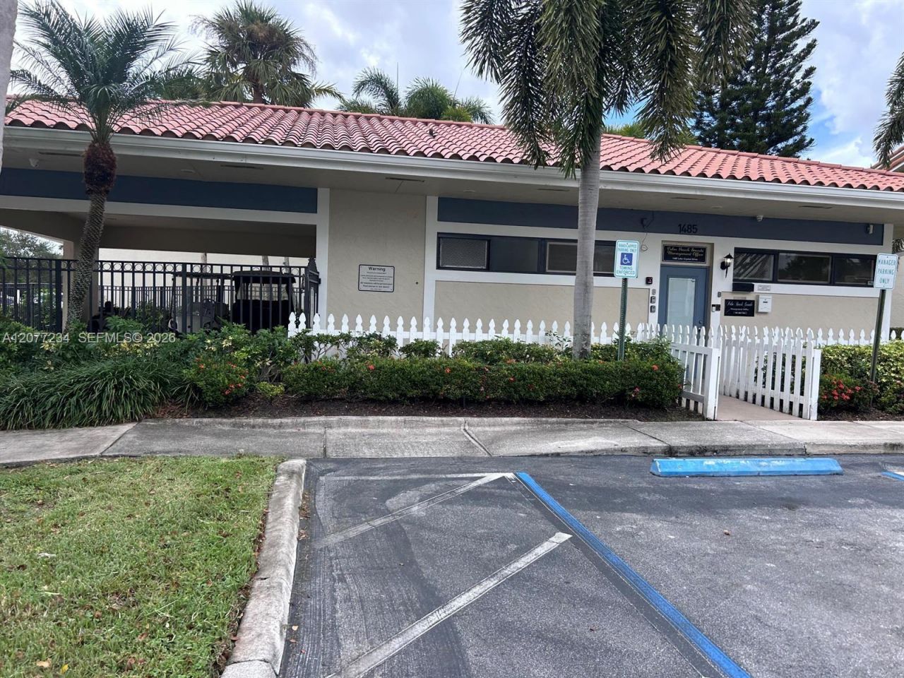 1525 Lake Crystal Dr, Unit D, West Palm Beach, FL 33411 Photo