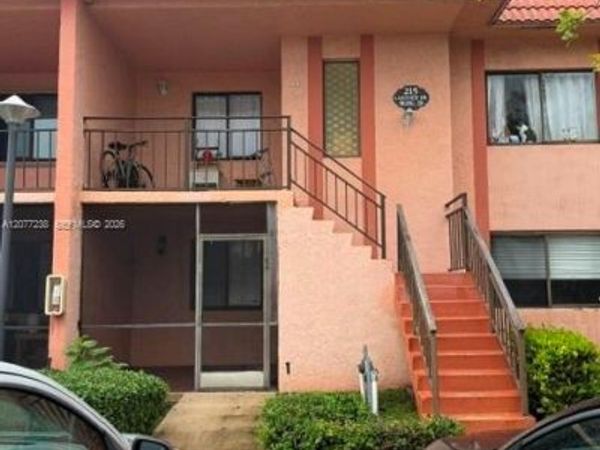215 Lakeview Dr , Unit 203, Weston, FL 33326