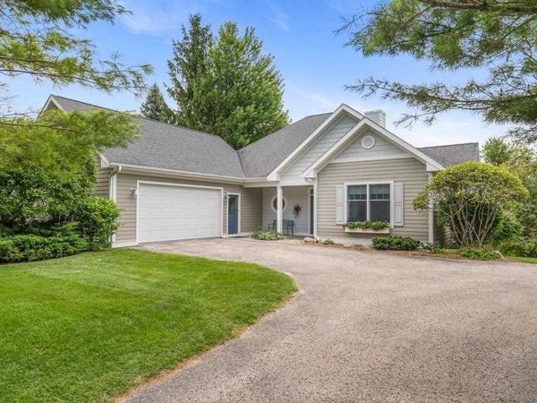 4171 Lakeview, Harbor Springs, MI 49740
