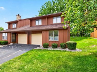 11 Spring Hill, Fairport, NY 14450