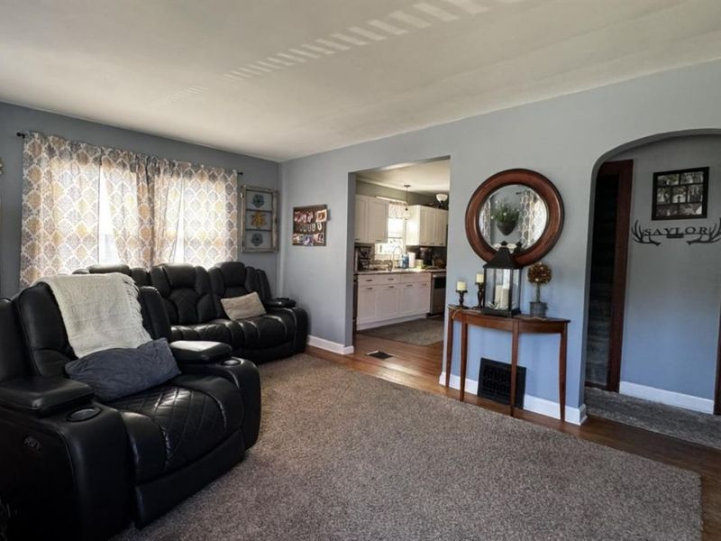 1021 W Seymour Avenue, Cincinnati, OH 45216 Photo 2