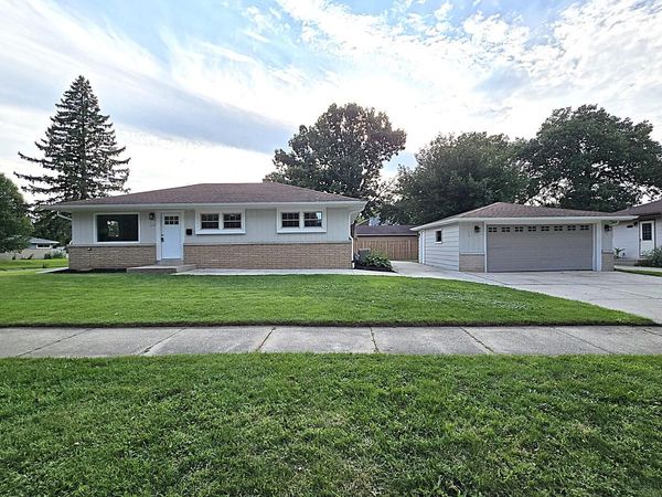 2997 S 105th STREET, West Allis, WI 53227
