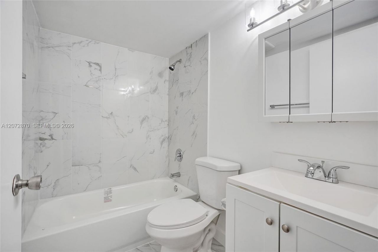770 Claughton Island Dr , Unit 709, Miami, FL 33131 Photo