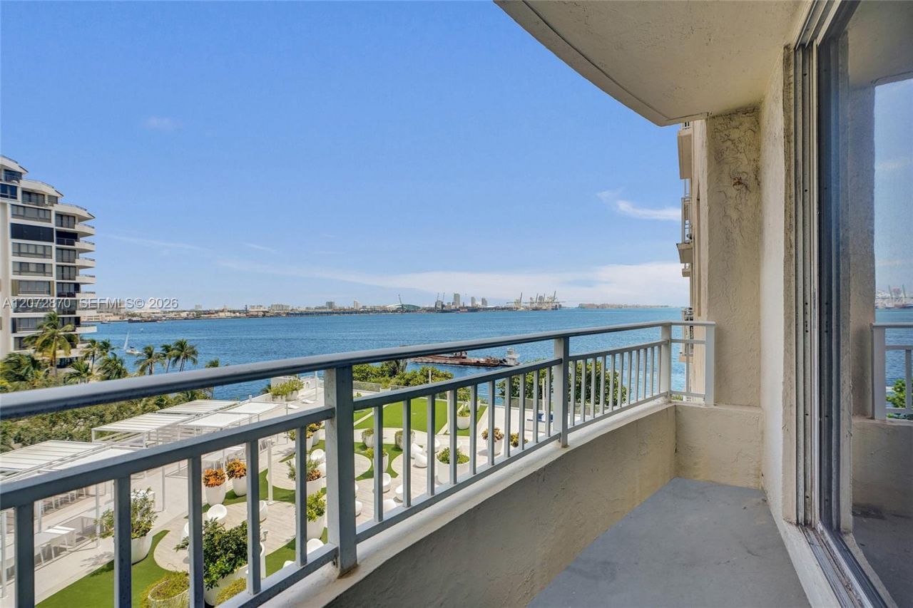 770 Claughton Island Dr , Unit 709, Miami, FL 33131 Photo