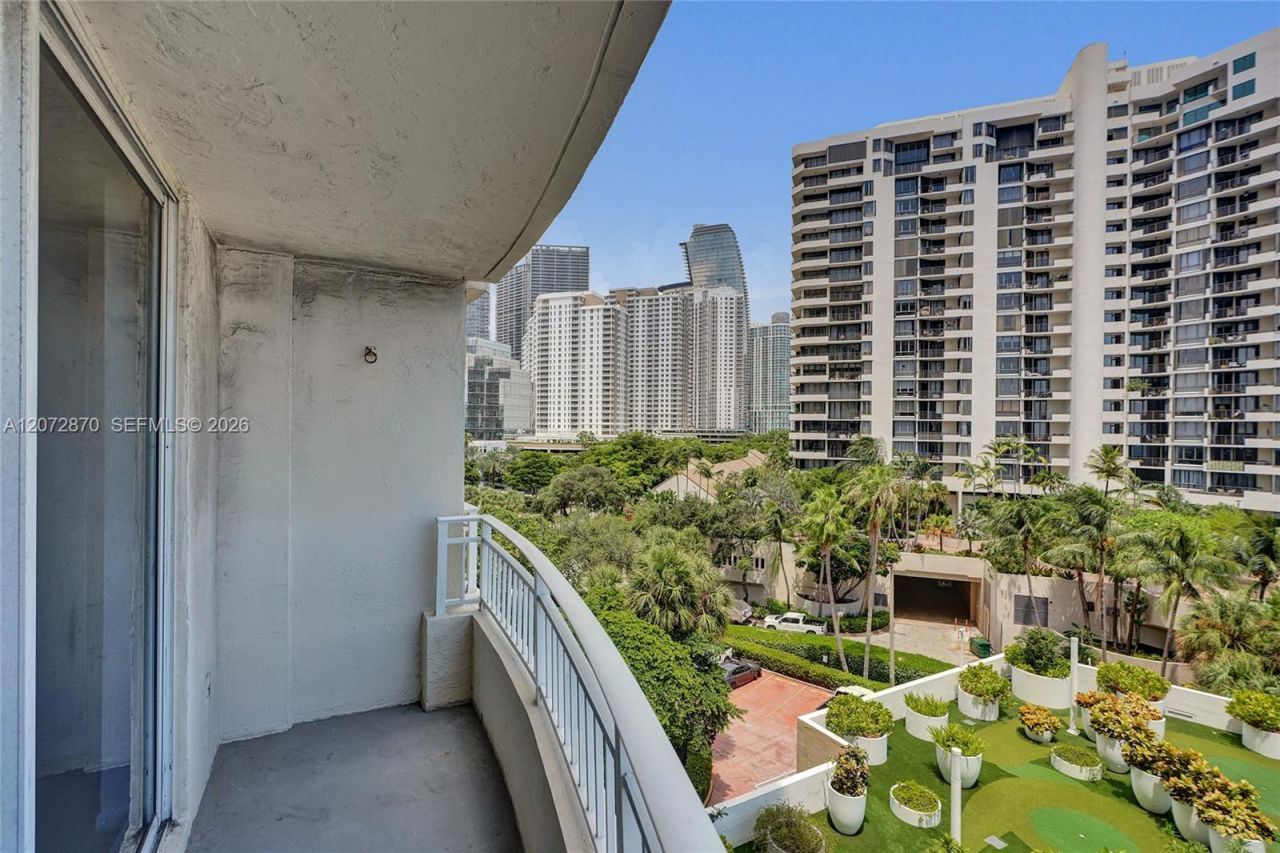 770 Claughton Island Dr , Unit 709, Miami, FL 33131 Photo