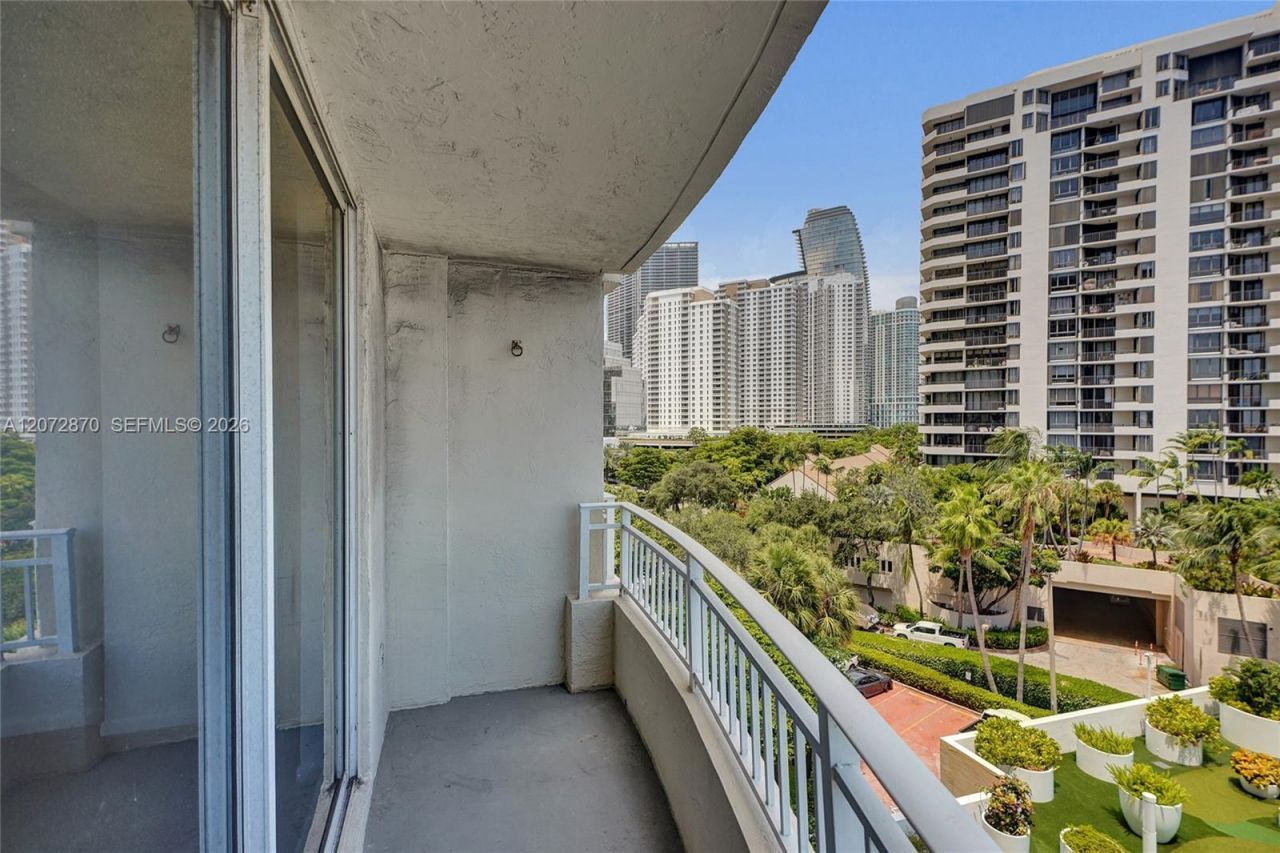 770 Claughton Island Dr , Unit 709, Miami, FL 33131 Photo