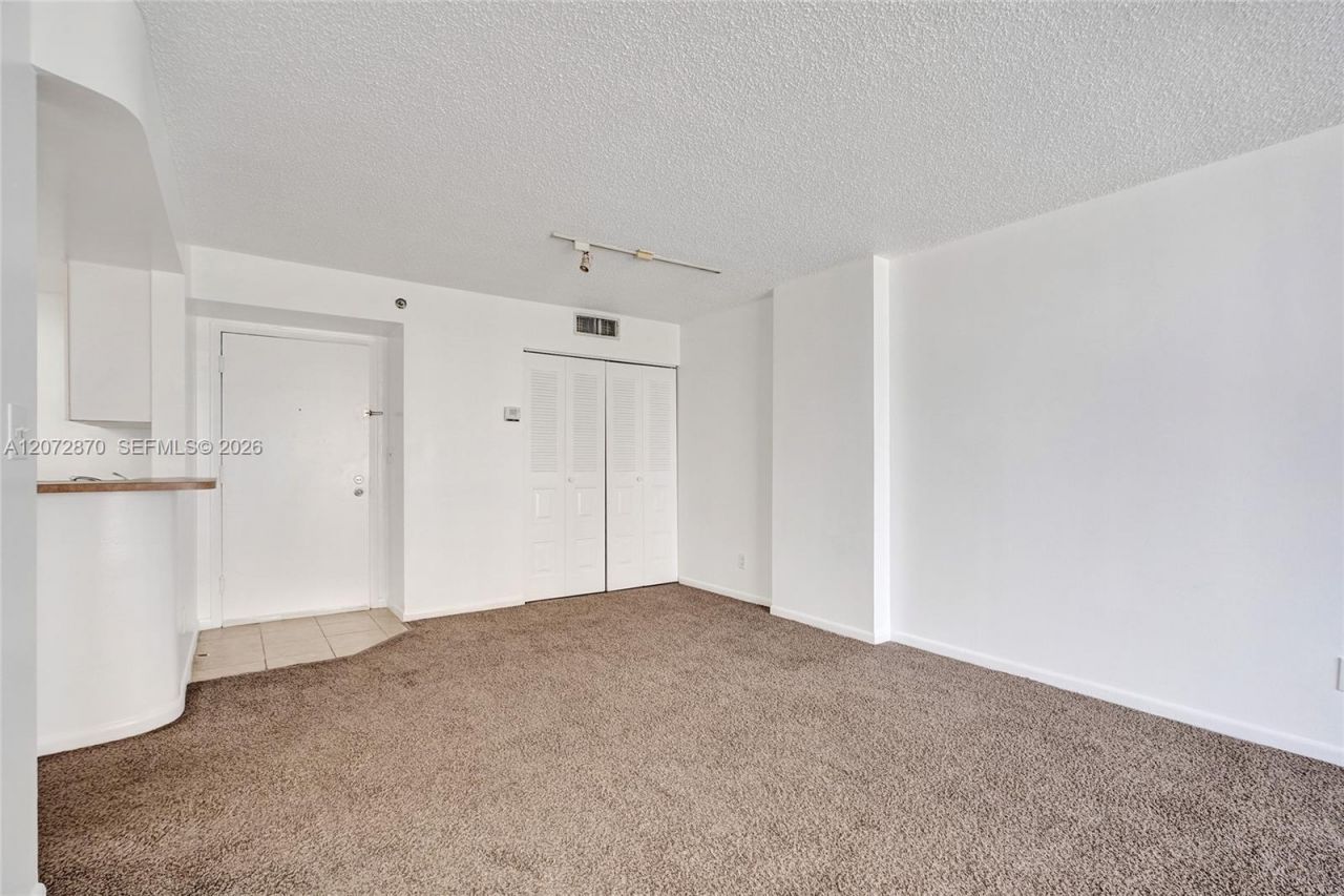 770 Claughton Island Dr , Unit 709, Miami, FL 33131 Photo