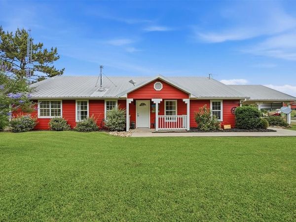 905 Crawford Road, Sadler, TX 76264