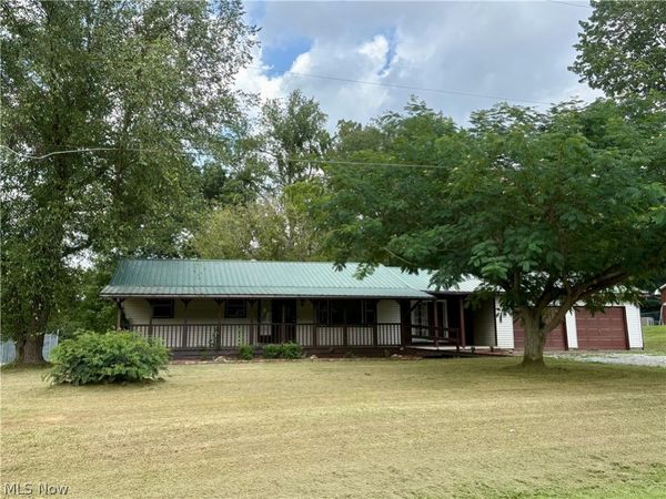 950 Federal Road , Little Hocking, OH 45742