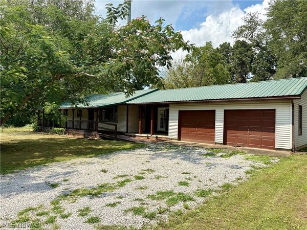 950 Federal Road , Little Hocking, OH 45742