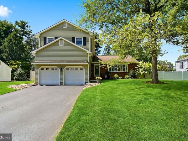 17 CLEMENTON WAY, LAWRENCE TOWNSHIP, NJ 08648