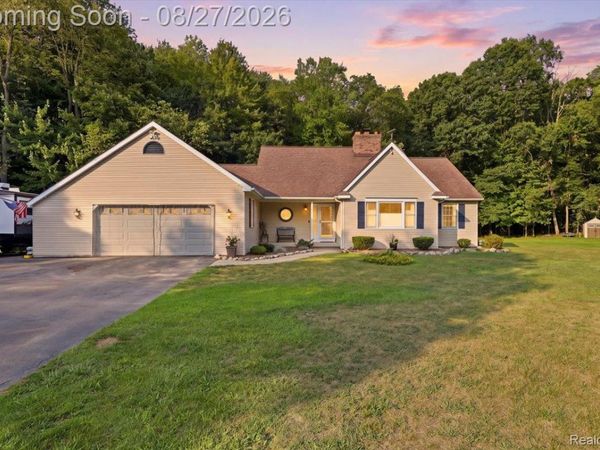 10100 Springtime Circle, Springfield Township, Mi 48348