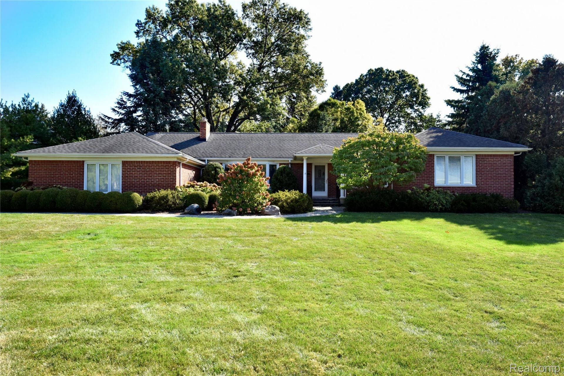 3851 Carriage Road, Bloomfield Hills, Mi 48301 Main Photo