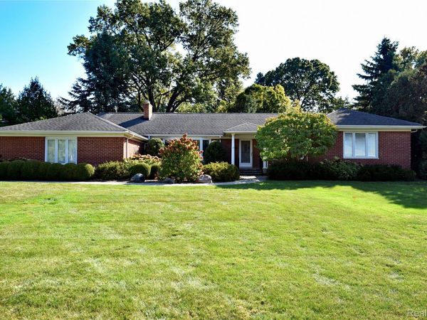 3851 Carriage Road, Bloomfield Hills, Mi 48301