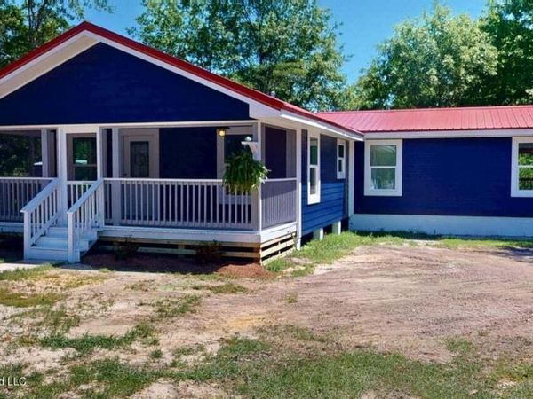 1804 S Davis Street, Leakesville, MS 39451