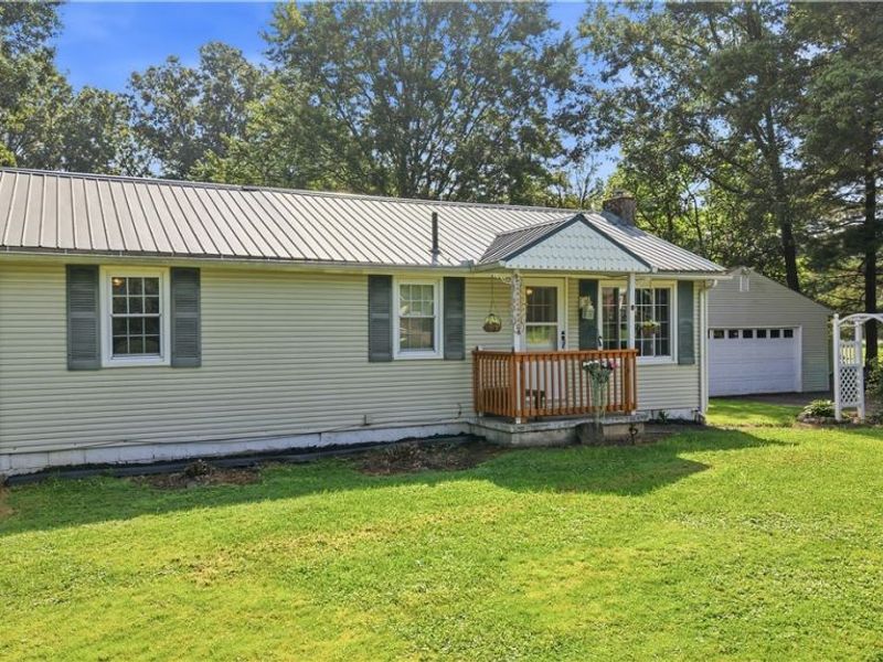 11596 Homestead Avenue NE, Alliance, OH 44601 Photo 2
