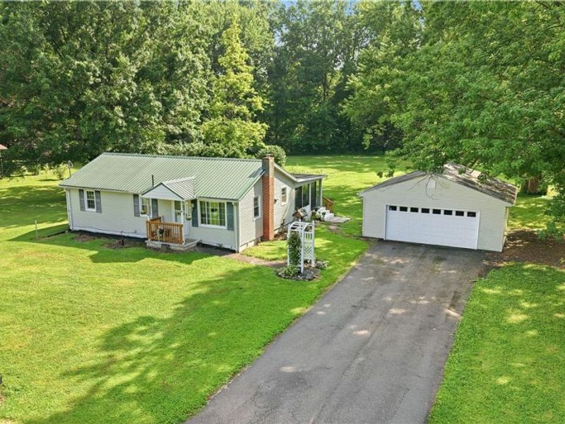 11596 Homestead Avenue NE, Alliance, OH 44601 Photo 3