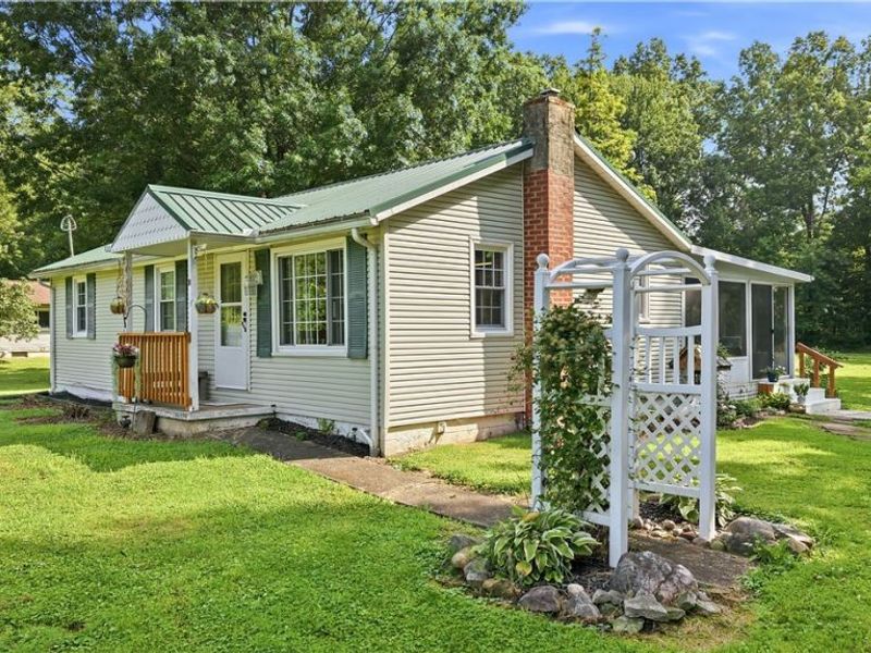 11596 Homestead Avenue NE, Alliance, OH 44601 Photo 4