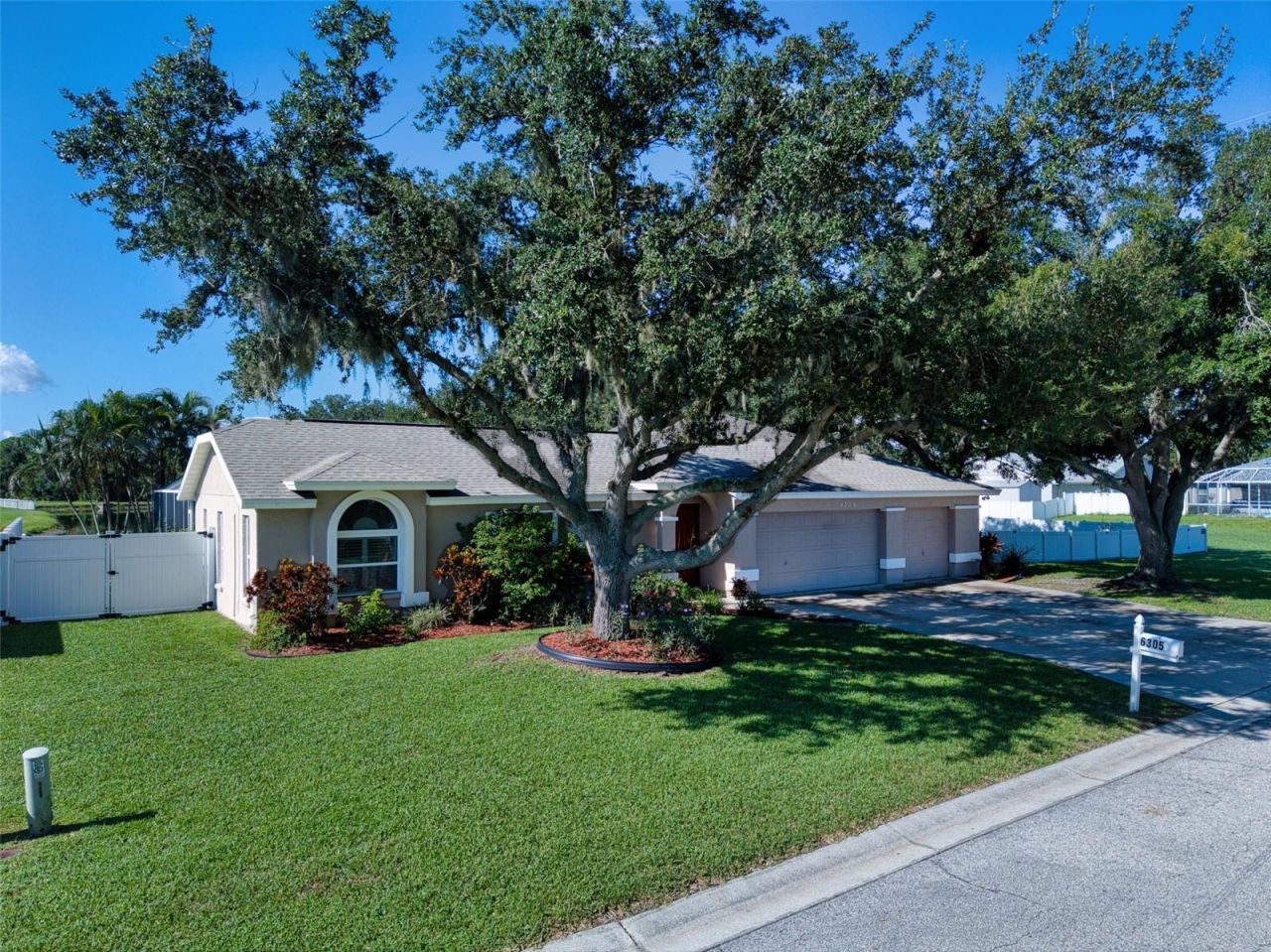 6305 61st Street E, Palmetto, FL 34221 Photo