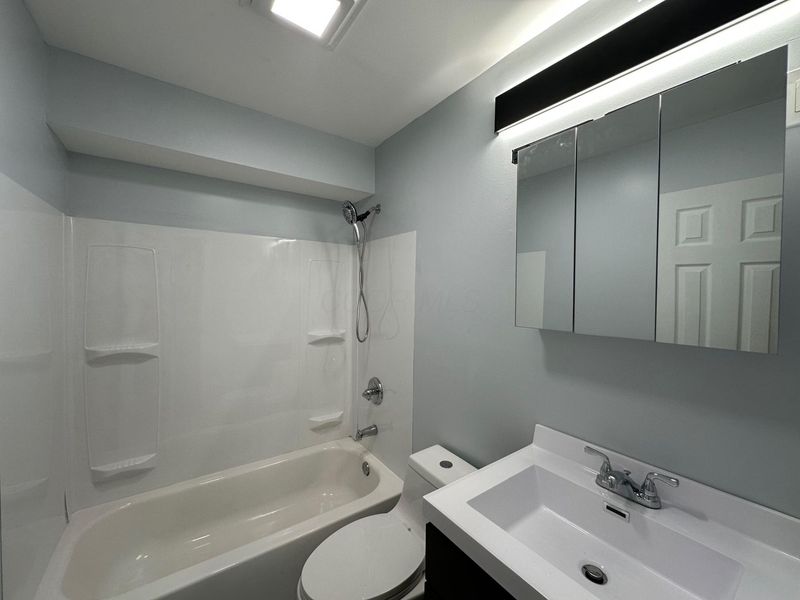 4735 Frost Avenue, Columbus, OH 43228 Photo 17