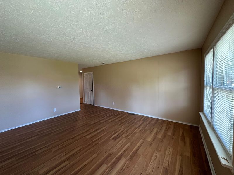 4735 Frost Avenue, Columbus, OH 43228 Photo 8