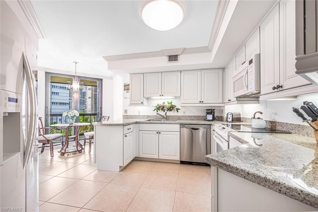 4551 Gulf Shore Blvd N, Unit 605, Naples, FL 34103 Photo