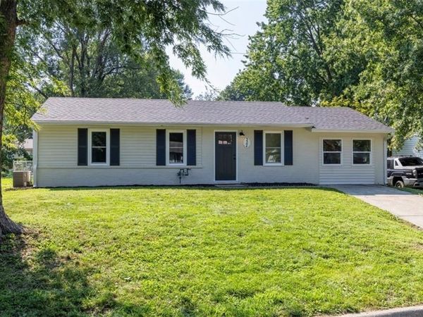 3304 Chippewa Lane, St Joseph, MO 64503