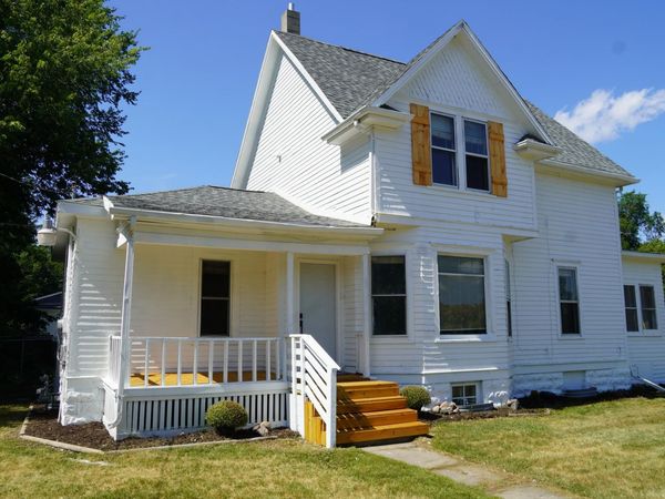 923 7th Avenue S, Moorhead, MN 56560