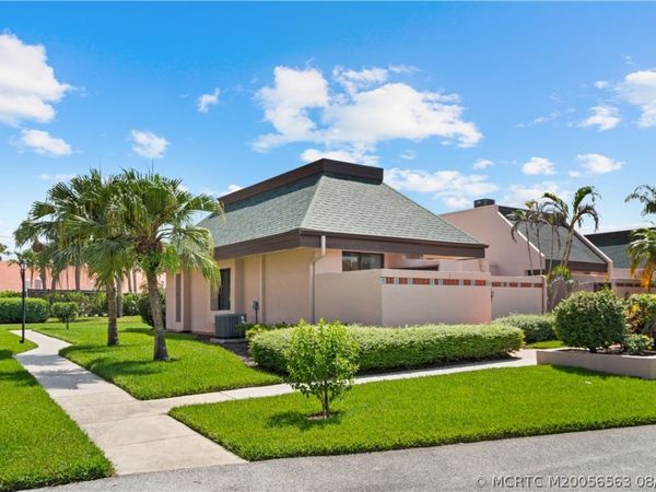3319 SE La Prado Court, Port St Lucie, FL 34952