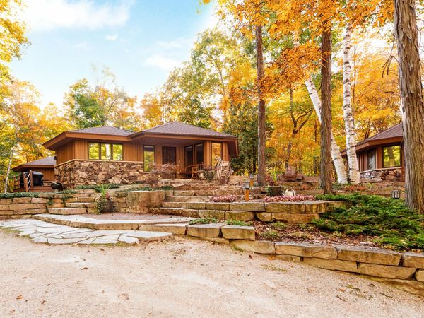 2775 E Moraine Dr, Kewaskum, WI 53040