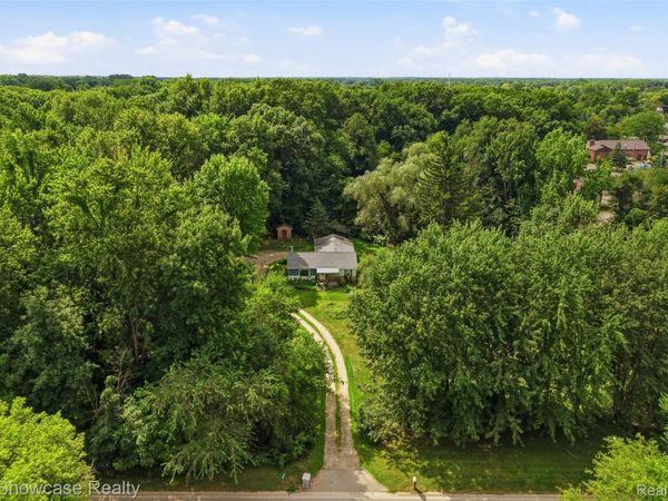 60677 9 Mile Road, Lyon Township, Mi 48178