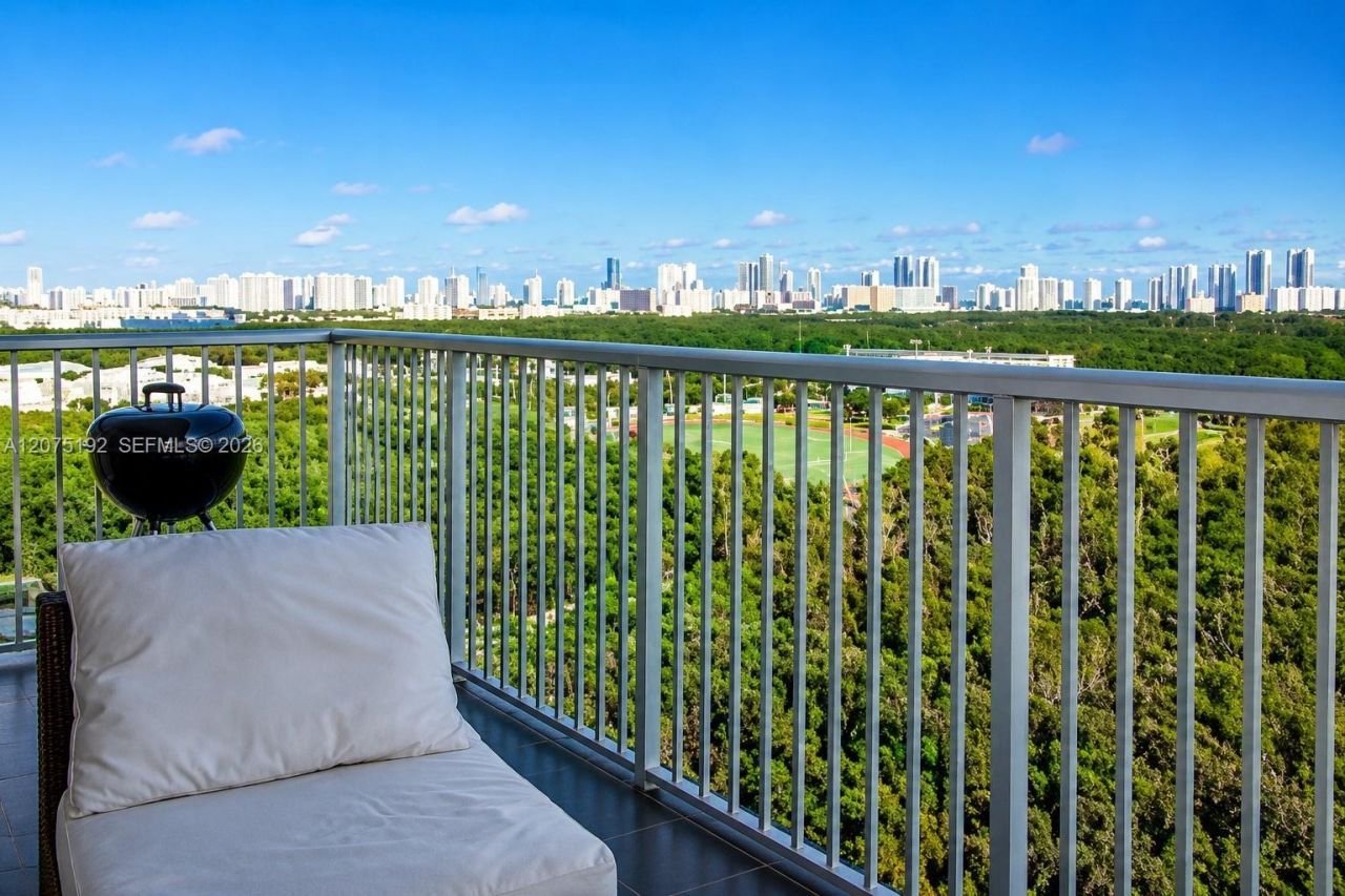 14951 Royal Oaks Ln, Unit 1601, North Miami, FL 33181 Photo