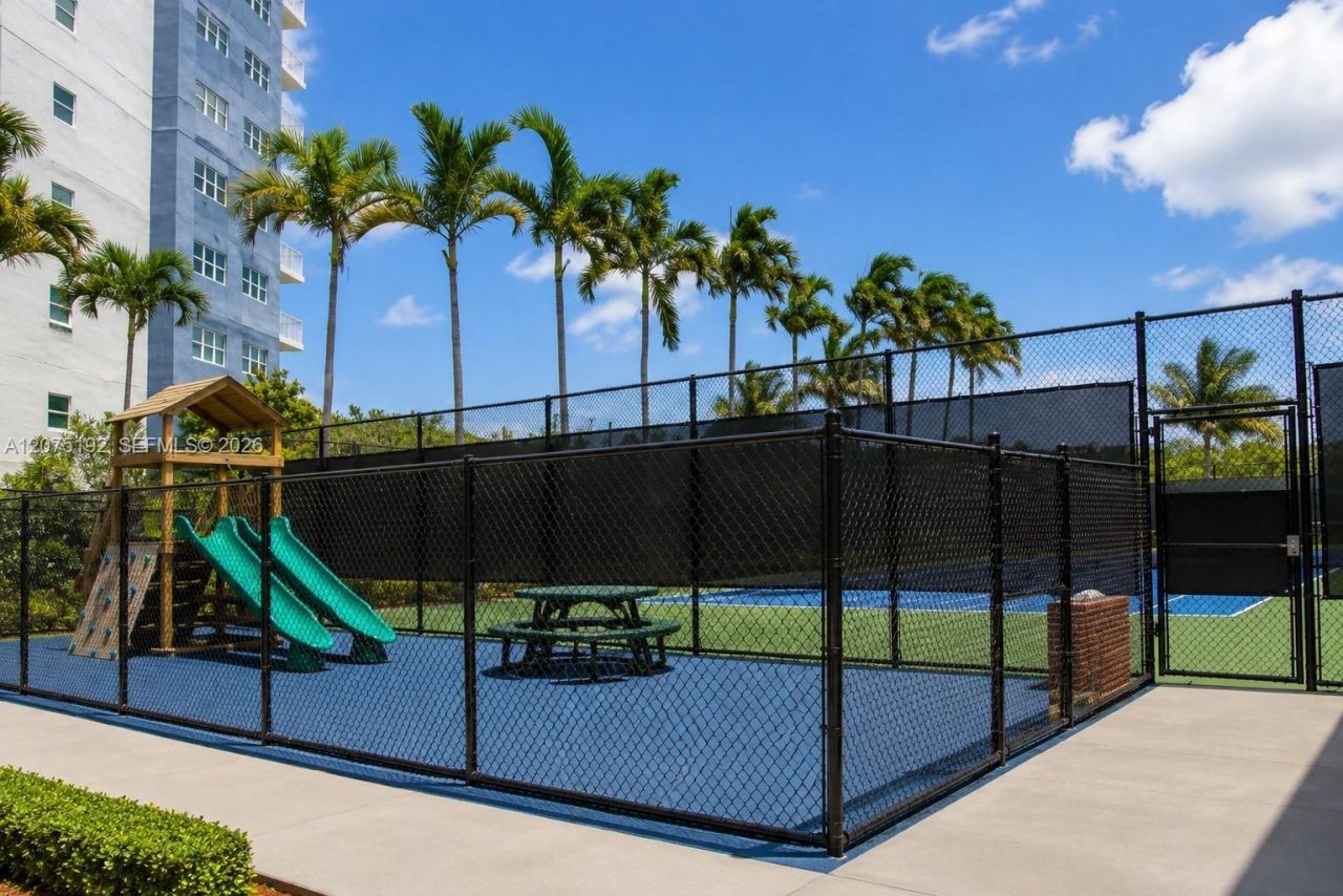 14951 Royal Oaks Ln, Unit 1601, North Miami, FL 33181 Photo