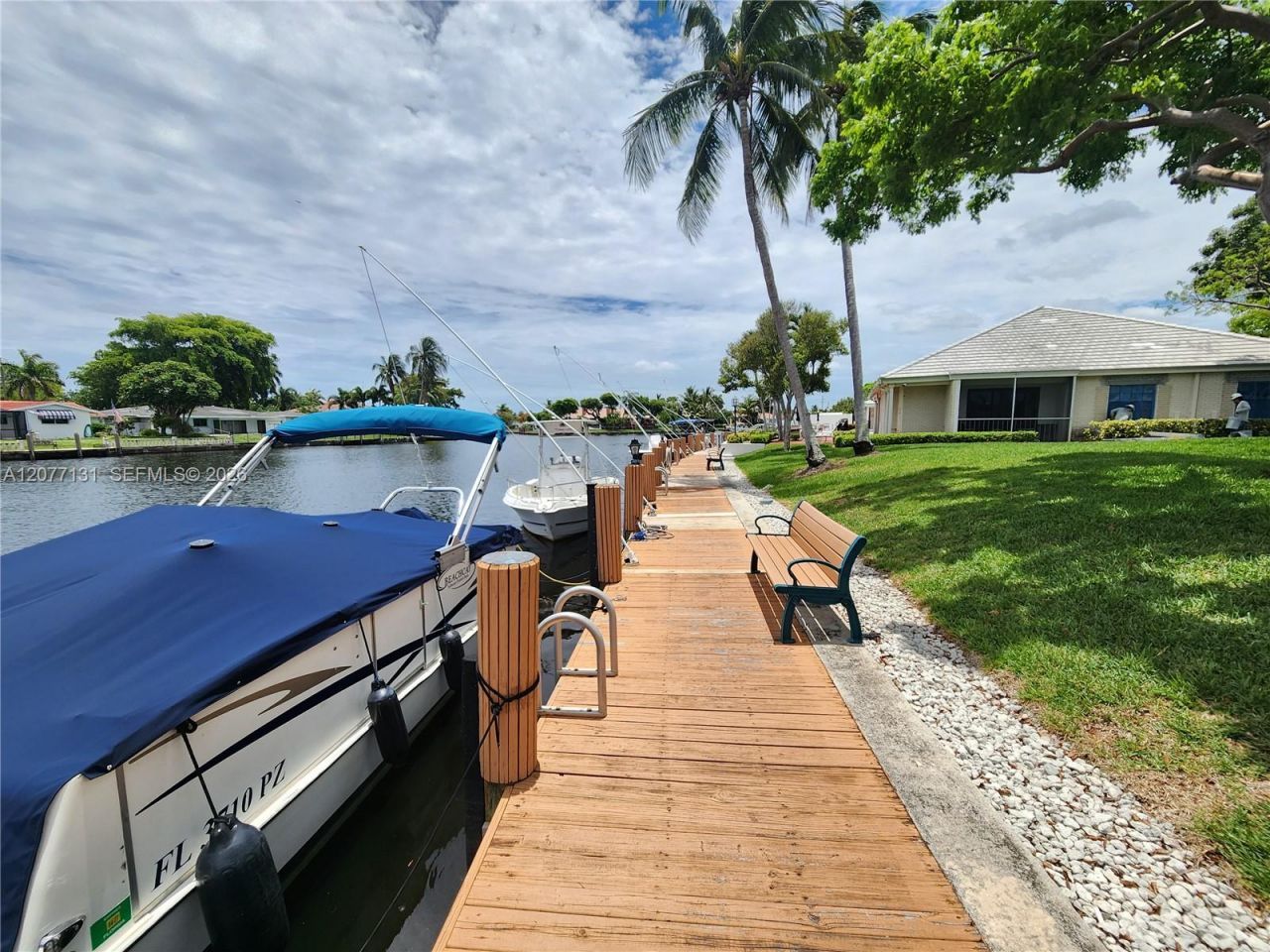 160 Cypress Club Dr , Unit 608, Pompano Beach, FL 33060 Photo