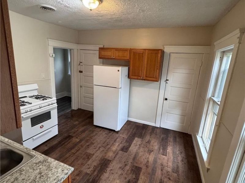 9521 Macon Avenue, Cleveland, OH 44102 Photo 9