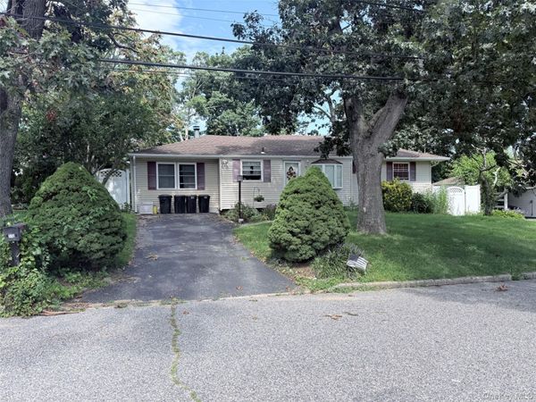 110 Tudor Road , Centereach, NY 11720