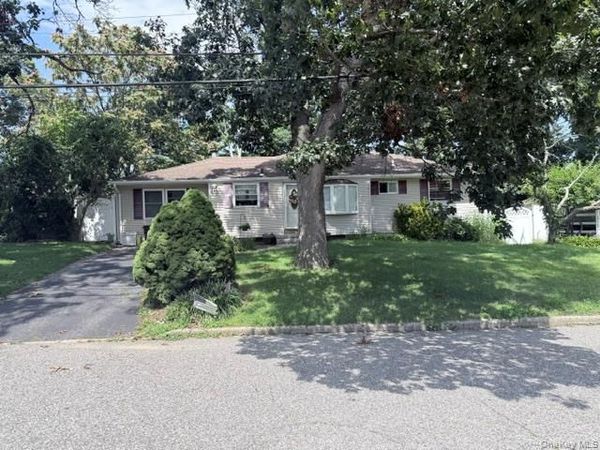 110 Tudor Road , Centereach, NY 11720