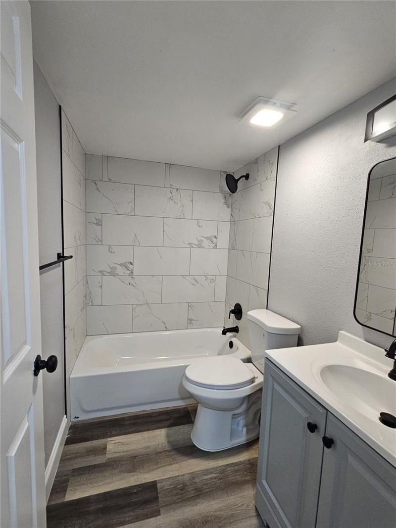 1720 Glenhouse Drive, Unit 328, Sarasota, FL 34231 Photo