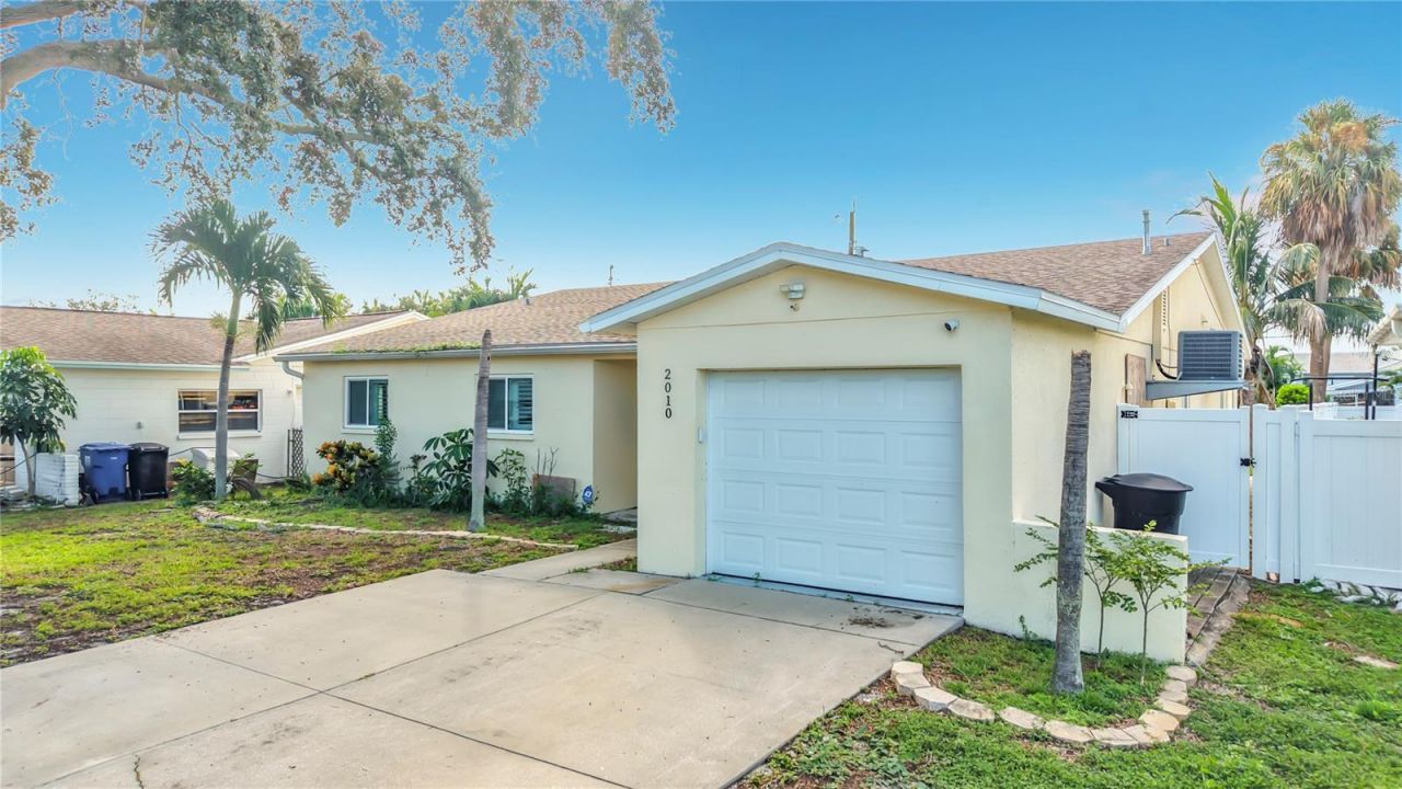 2010 Bayou Grande Boulevard Ne, Saint Petersburg, FL 33703 Photo