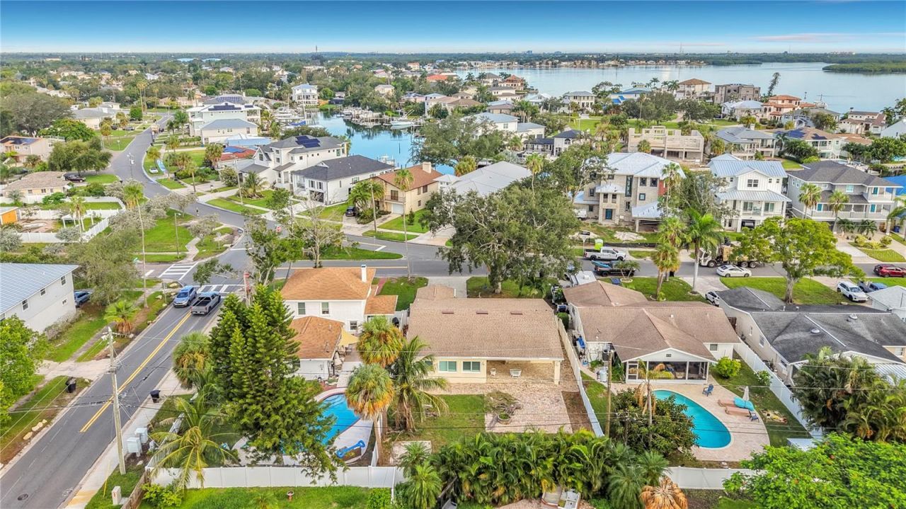 2010 Bayou Grande Boulevard Ne, Saint Petersburg, FL 33703 Photo