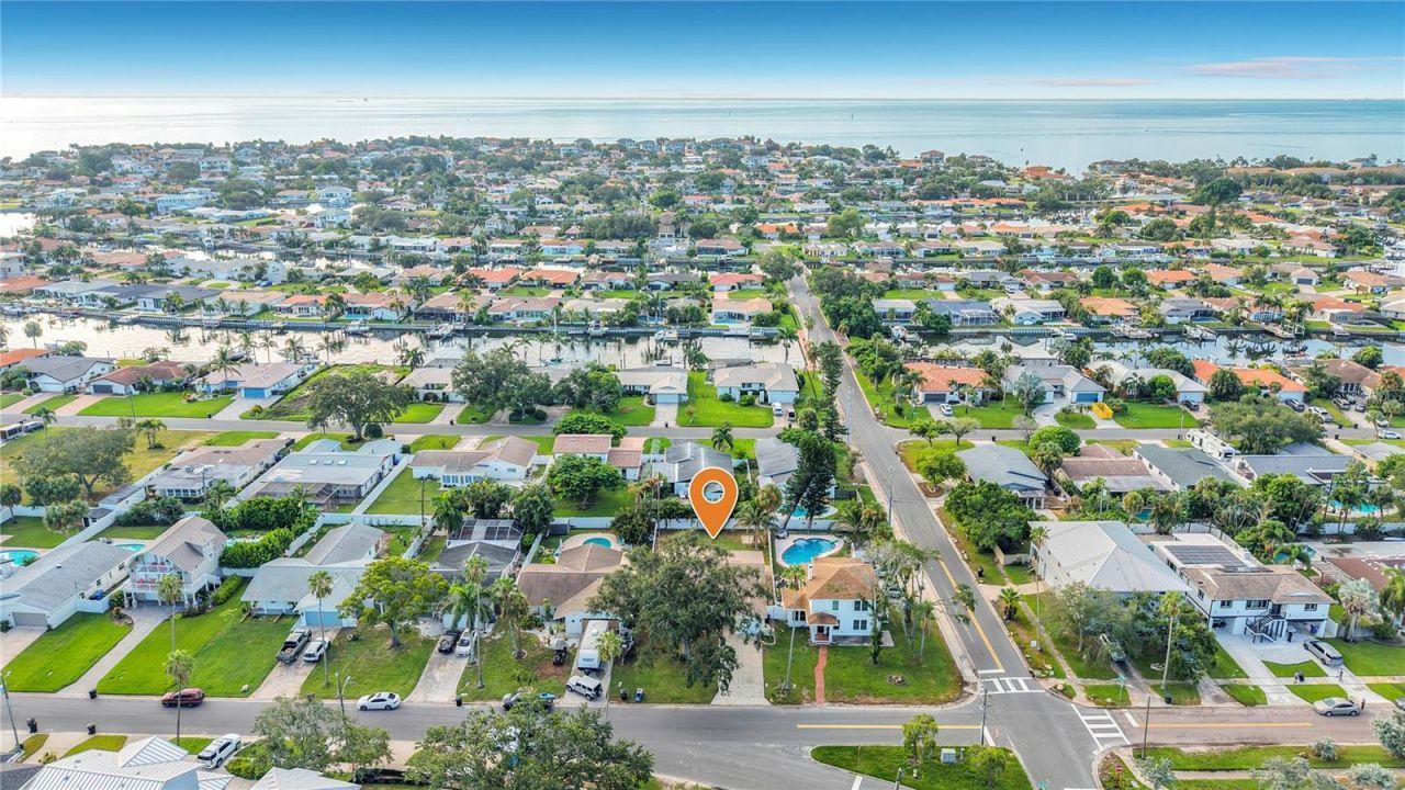 2010 Bayou Grande Boulevard Ne, Saint Petersburg, FL 33703 Photo