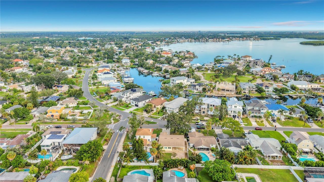 2010 Bayou Grande Boulevard Ne, Saint Petersburg, FL 33703 Photo