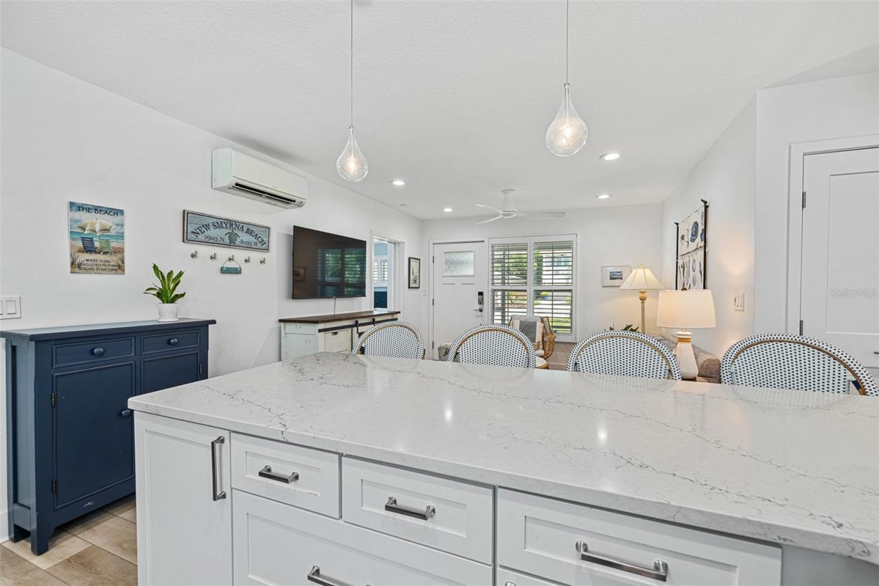839 E 10th Avenue, New Smyrna Beach, FL 32169 Photo