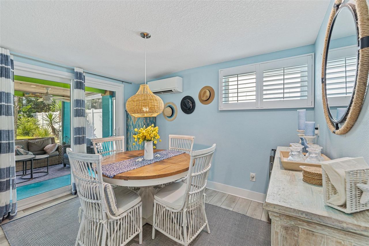 839 E 10th Avenue, New Smyrna Beach, FL 32169 Photo