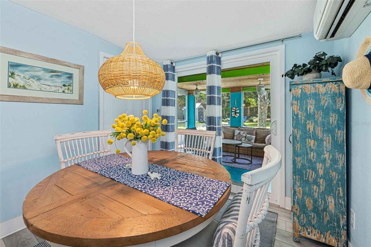 839 E 10th Avenue, New Smyrna Beach, FL 32169 Photo