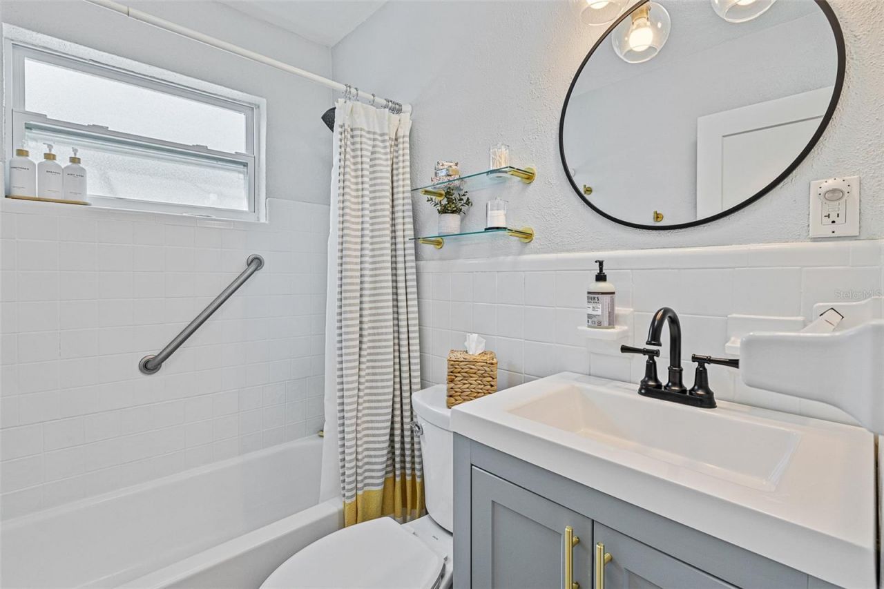 839 E 10th Avenue, New Smyrna Beach, FL 32169 Photo