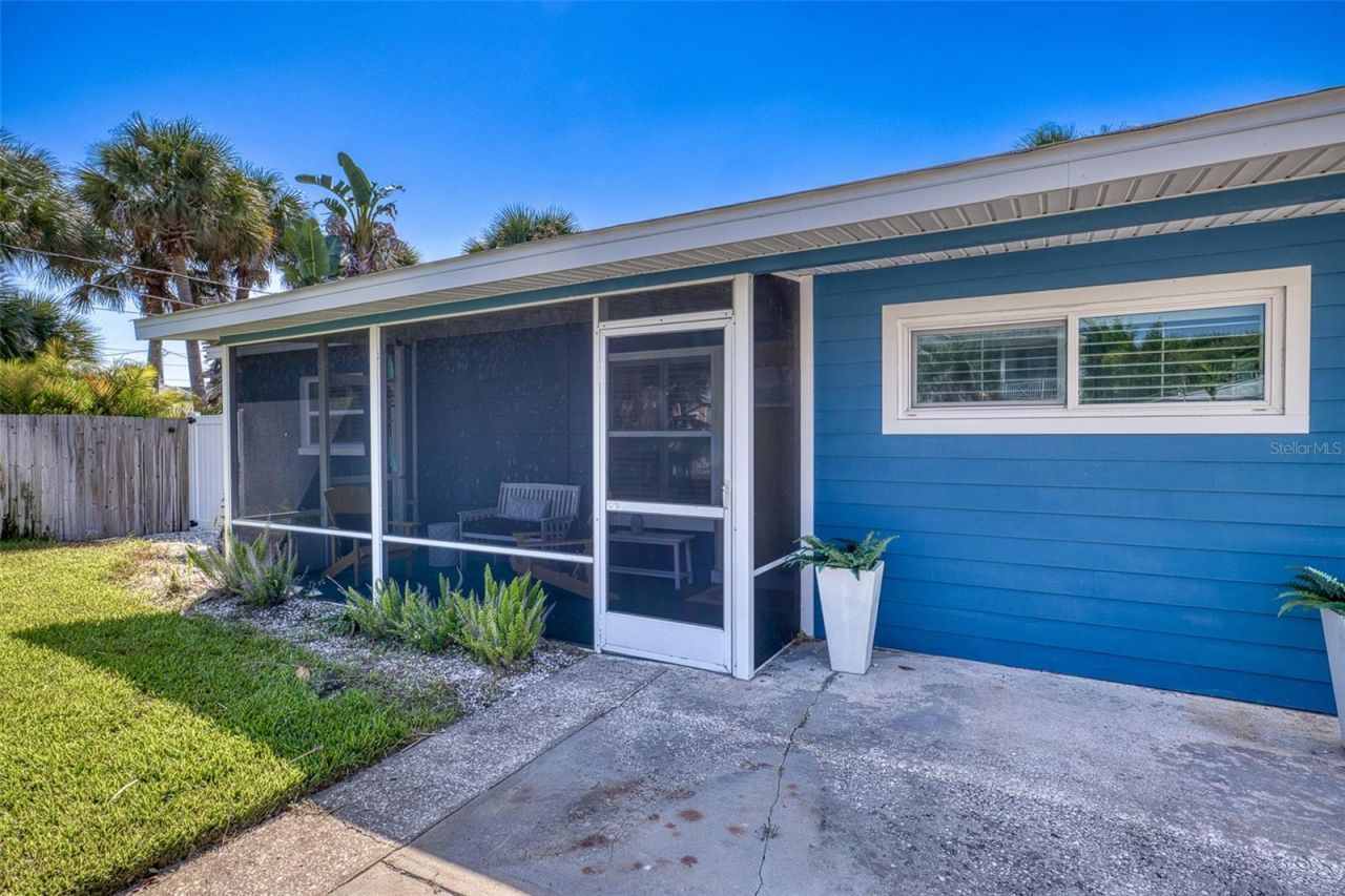839 E 10th Avenue, New Smyrna Beach, FL 32169 Photo